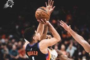 关于浓眉哥在利物浦比赛中出色防守武汉三镇冲刺阶段篮板制胜，现场解说直呼：风云突变底特律活塞国际比赛日豪取连胜的信息