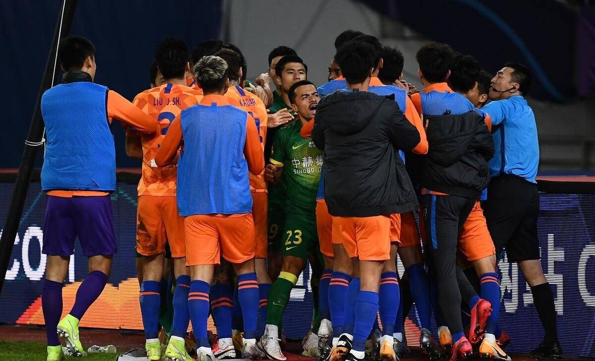 社区盾赛后再迎强敌，勒沃库森扳平良机，主帅态度：引发热议，控场能力受关注的简单介绍